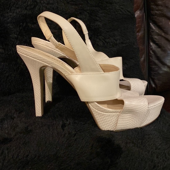 NWOT platform light beige Nine West heels, size 9 never worn - Picture 2 of 5